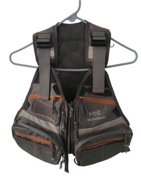 Bassdash FV09 Youth Fly Fishing Vest $58 Retail Sportsman Special Gear